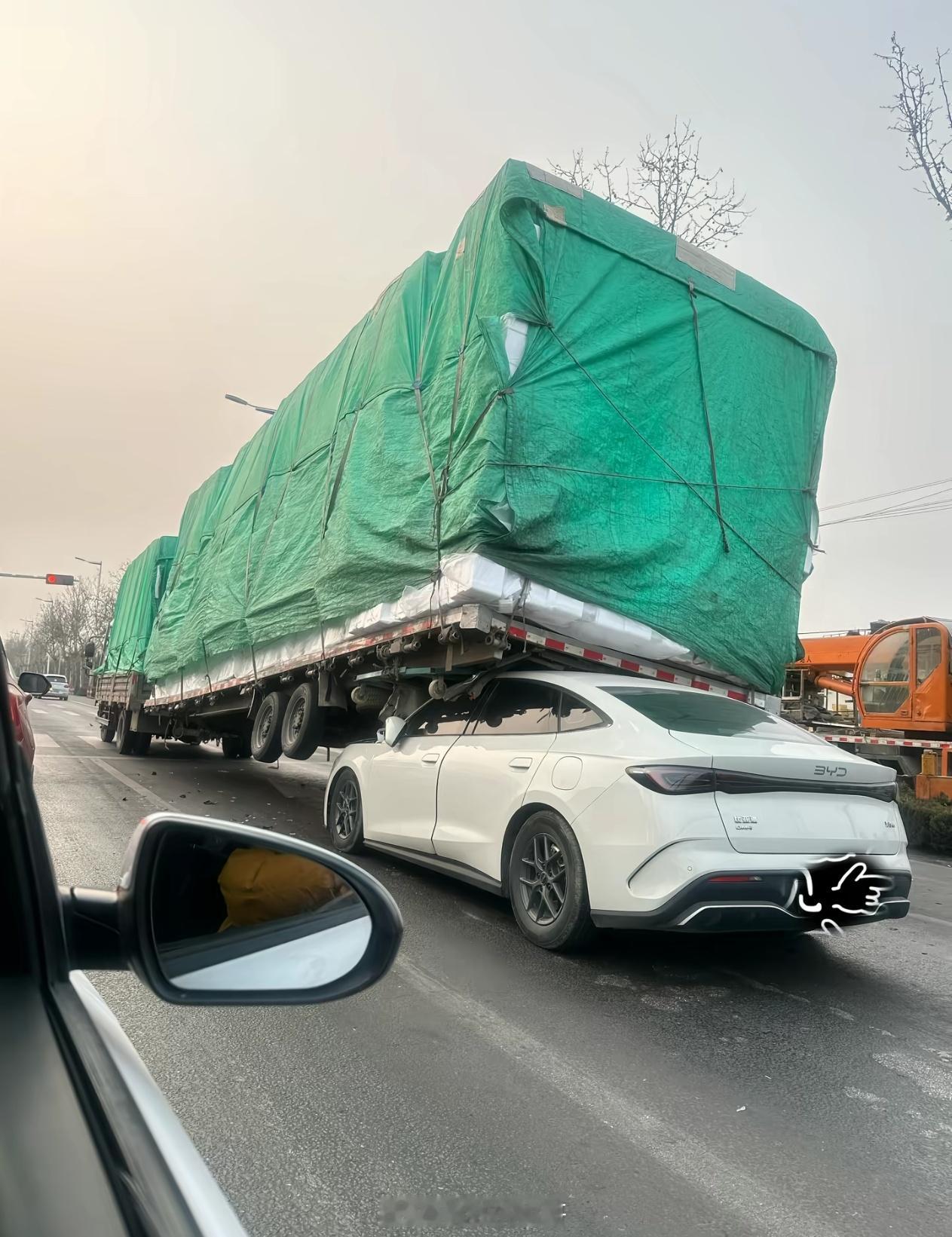 这咋回事，不过这拉的是泡沫好像 