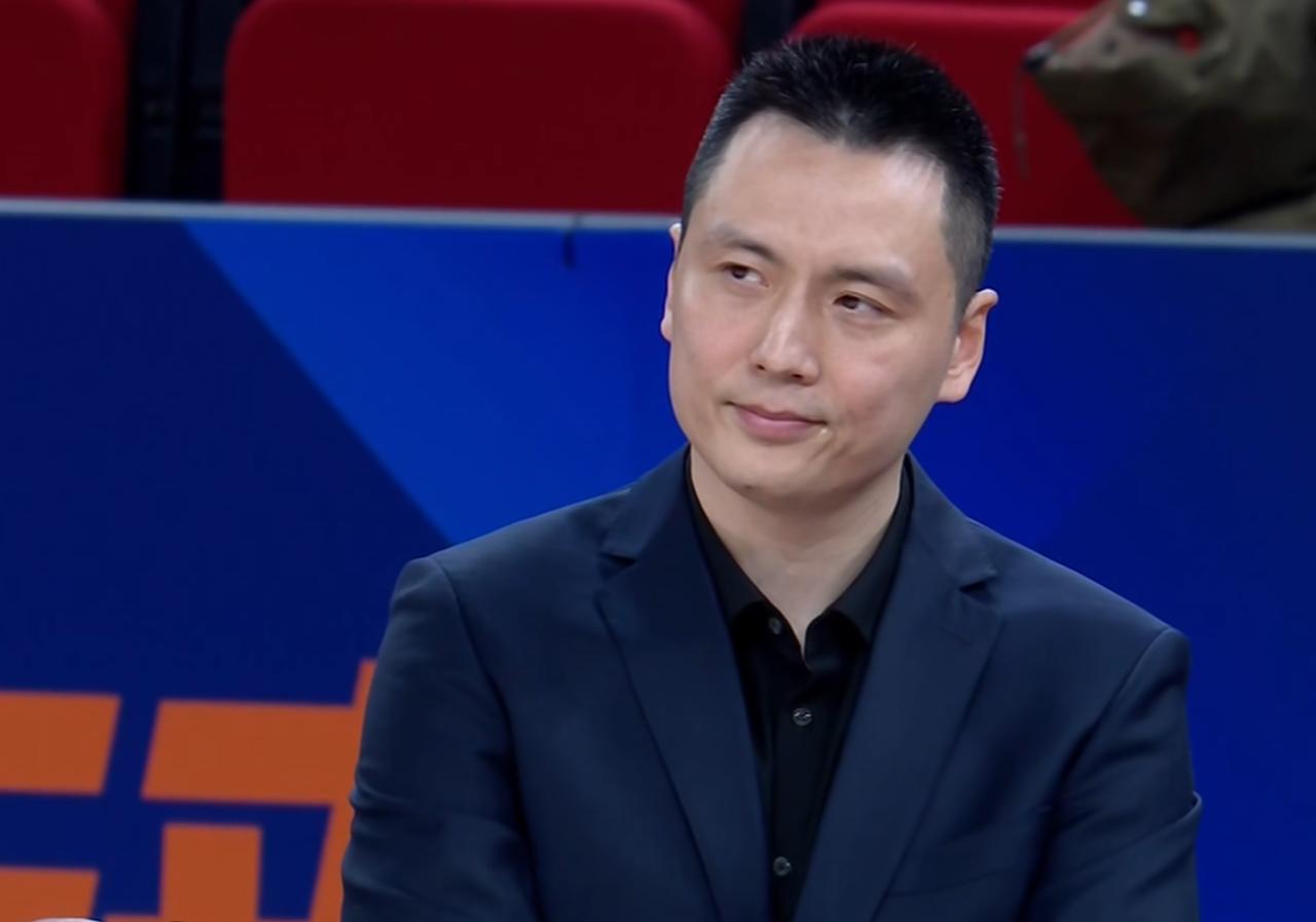 卢伟，人间清醒！
昨晚CBA常规赛焦点战，上海队主场97-81大胜广东队，足足赢