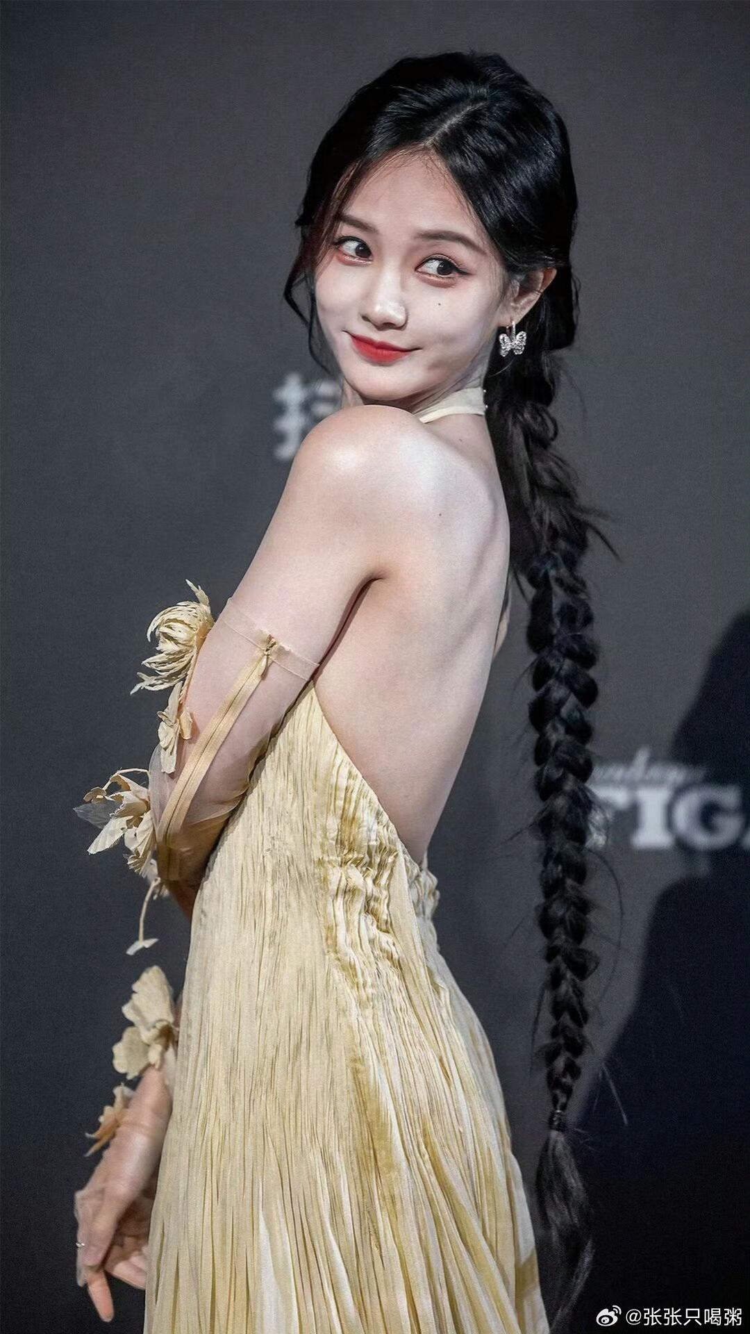 李一桐生图依旧很抗打！ 