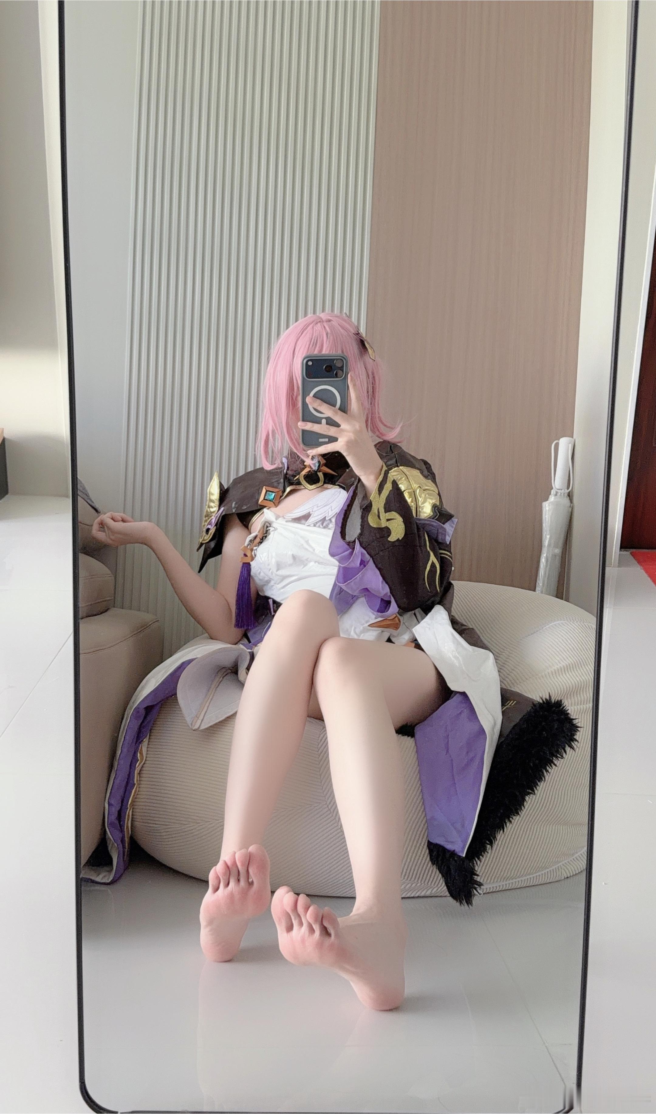 圆头爱莉 
