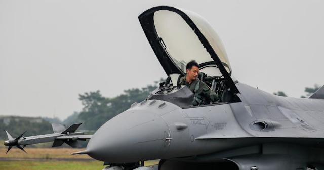 就在刚刚，美国不装了，特朗普做出一个前所未有重大决定。
美国总统特朗普今天（美国