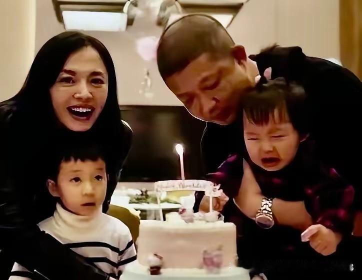 姚晨离婚，两个孩子现状：儿子曹睦然，小名小土豆，今年13岁，女儿小茉莉，今年10