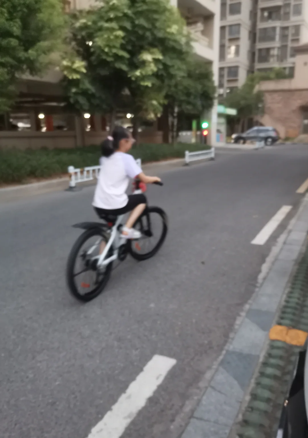 小儿玩的太兴奋