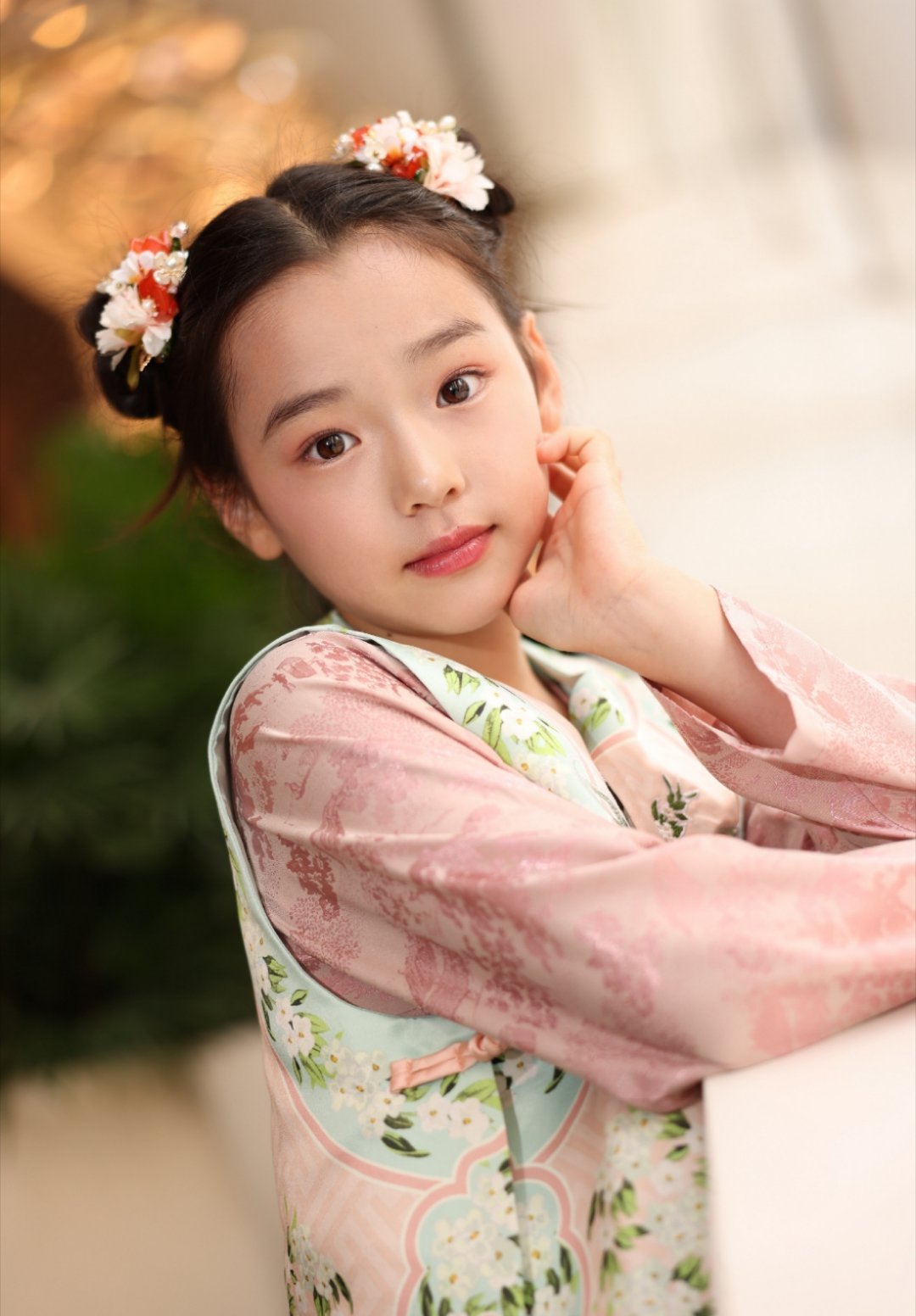 小酒窝发博 长得真的很萌，不知道之后长大是什么感觉～唱得很好听！！ ​​​