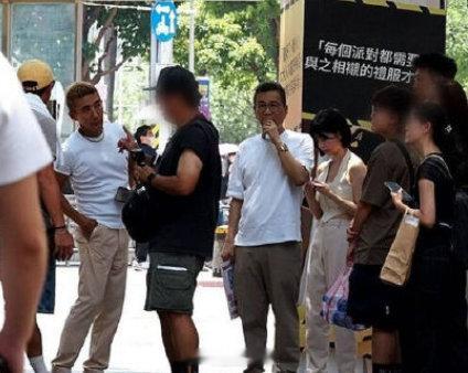 沈玉琳禁烟区抽烟 沈玉琳被拍到在禁烟区抽烟，而当日正是禁烟节，画面看来相当讽刺。