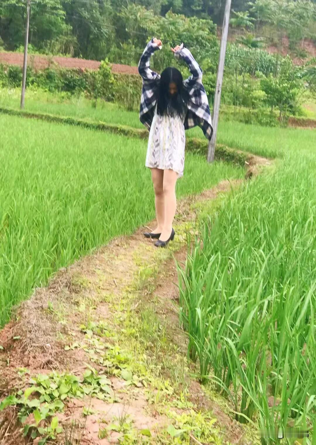 我生的是两个女儿，在我心里是没有重男轻女那种观念，但有时候也会羡慕别人有儿子的，