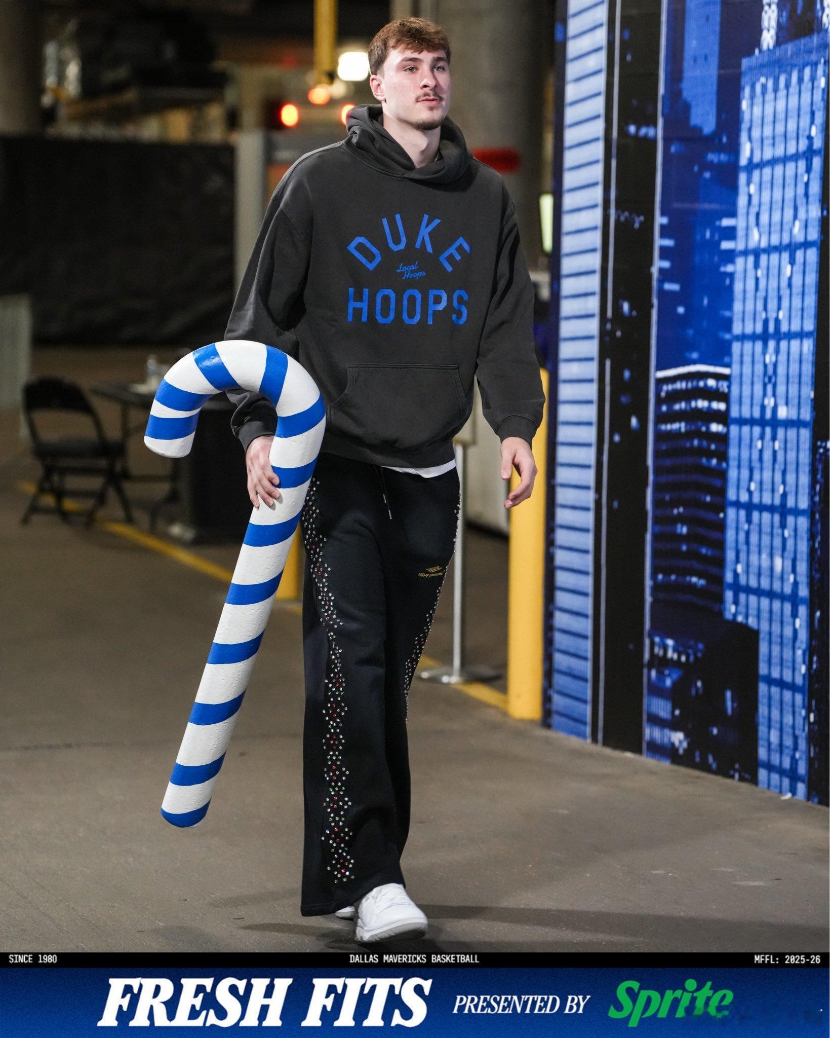 MFFL 对阵活塞的首发阵容出炉。内姆哈德、马绍尔、弗拉格、PJ华盛顿、戴维斯。