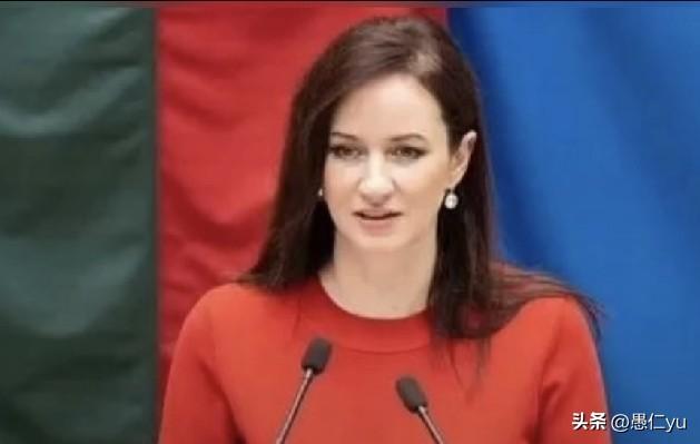 立陶宛女总理鲁吉涅内急了，喊话北京：再不跟我们对接，我可要发火了！
这总理表面是