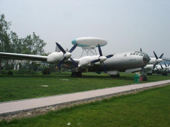 【空警1号首飞55周年】1971年6月10日，新中国第一架预警机空警1号在陕西首