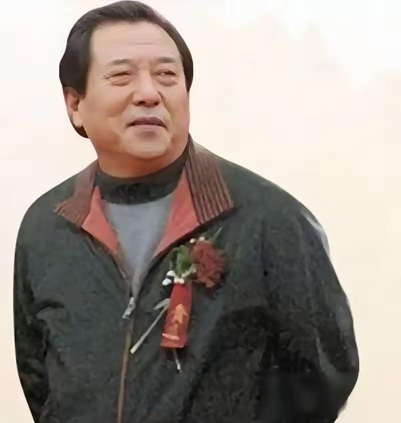 张铁生出狱后，找工作求职四处碰壁，原来的同事和朋友都像躲瘟神一样躲着他，谁也不肯