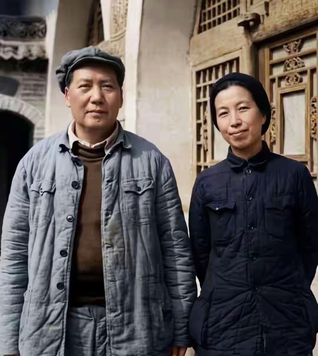 这张脸，才是咱们的“定盘星”

最近网上刷到一张老照片，看得人眼眶发热。那是抗战