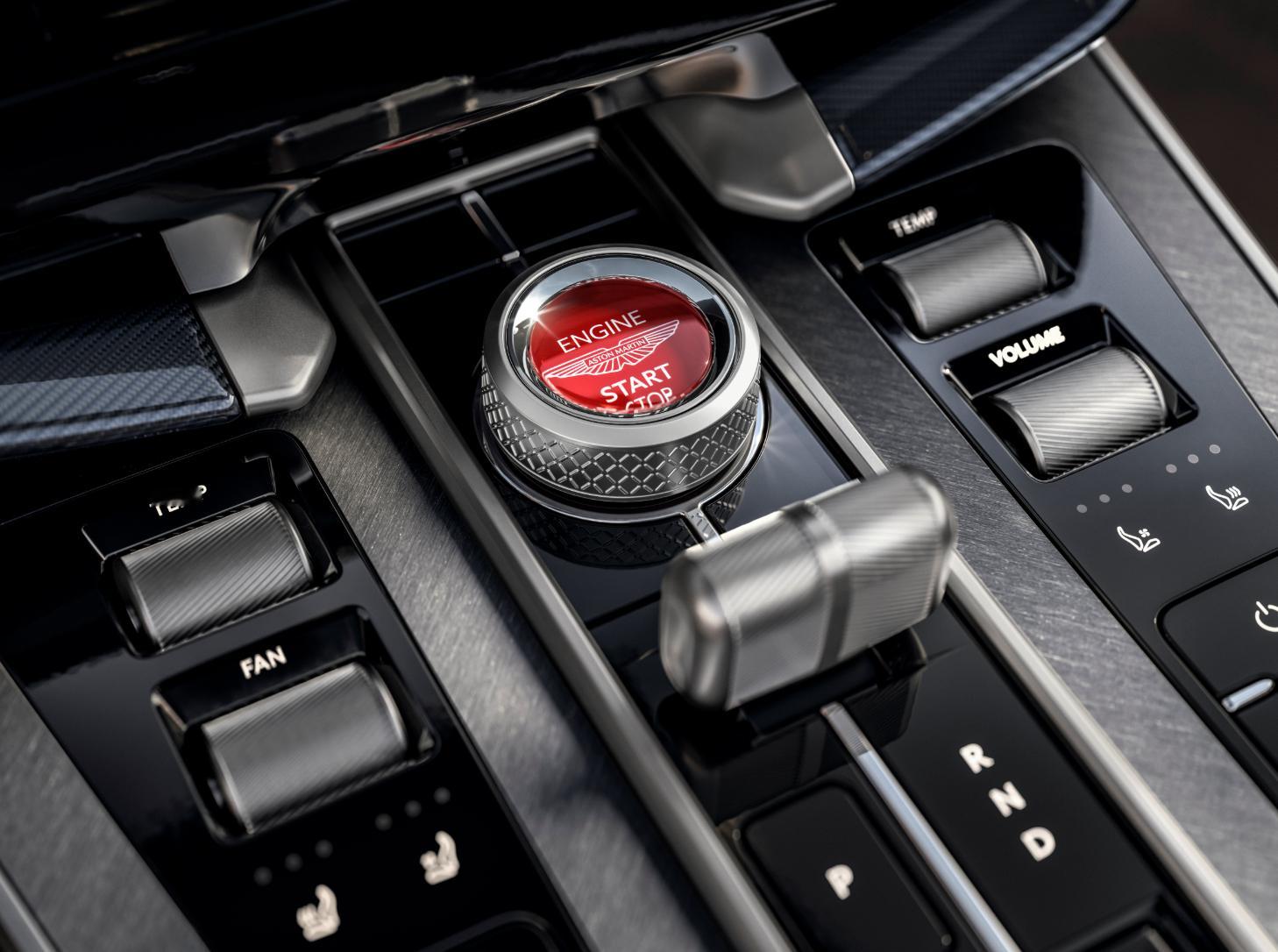 车若初见 阿斯顿・马丁全新Vanquish 25周年限量版登场，由Q定制部门打造