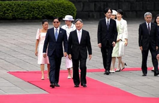 高市早苗的首相生涯，可能真的要走到头了。

这话放在几个月前，谁敢信？今年2月，
