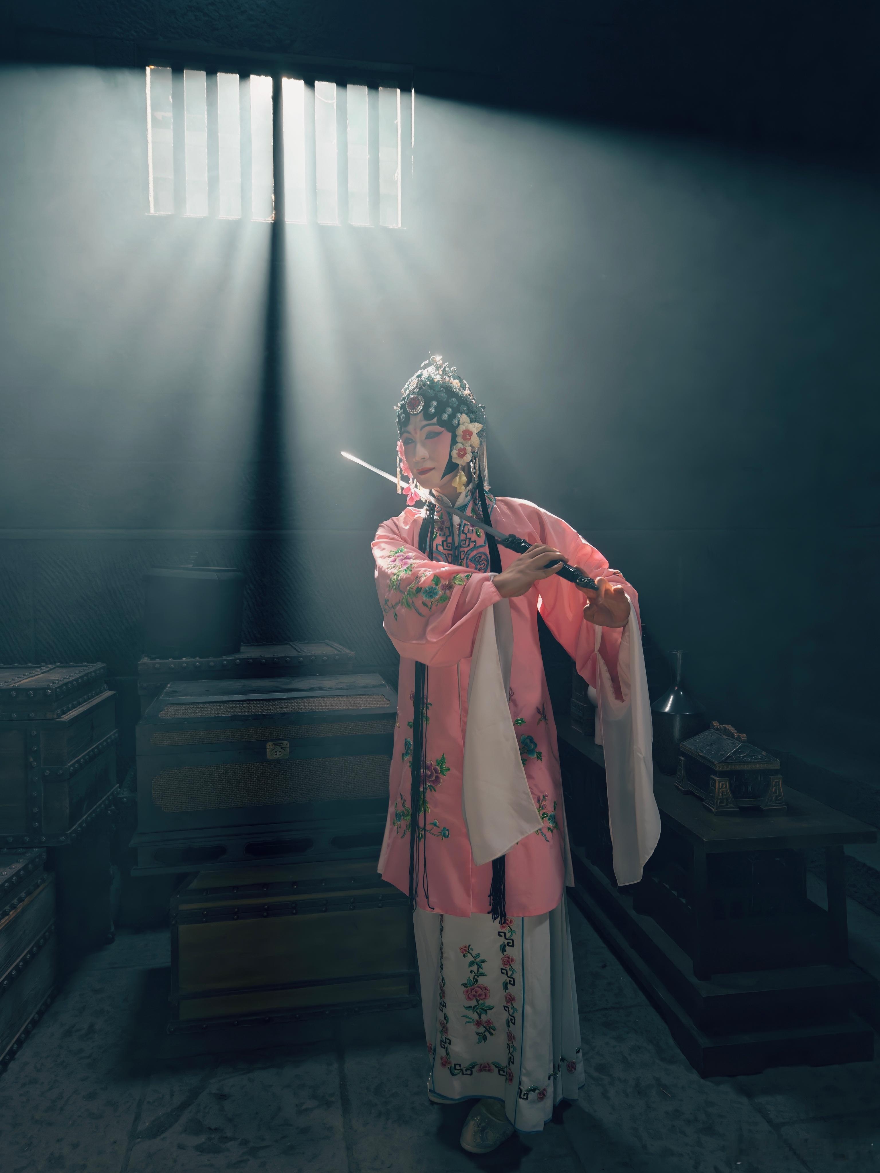 于雷这气质转变太惊人！原本阳光肌肉帅哥，演《绮梦令》后满是阴鸷感，戏曲名旦造型下