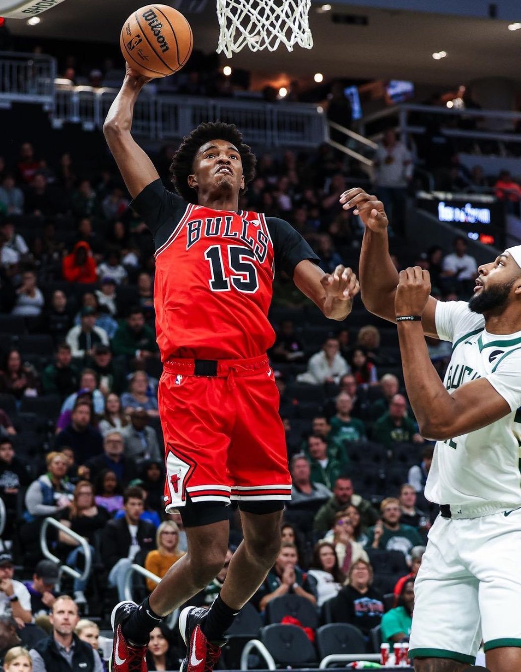 狼队和公牛的交易是：公牛：帝林汉姆、伦纳德米勒、4次轮森林狼：多森姆、菲利普斯理