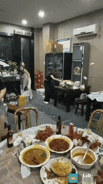 谁说女子不如男，美女照样也疯狂。