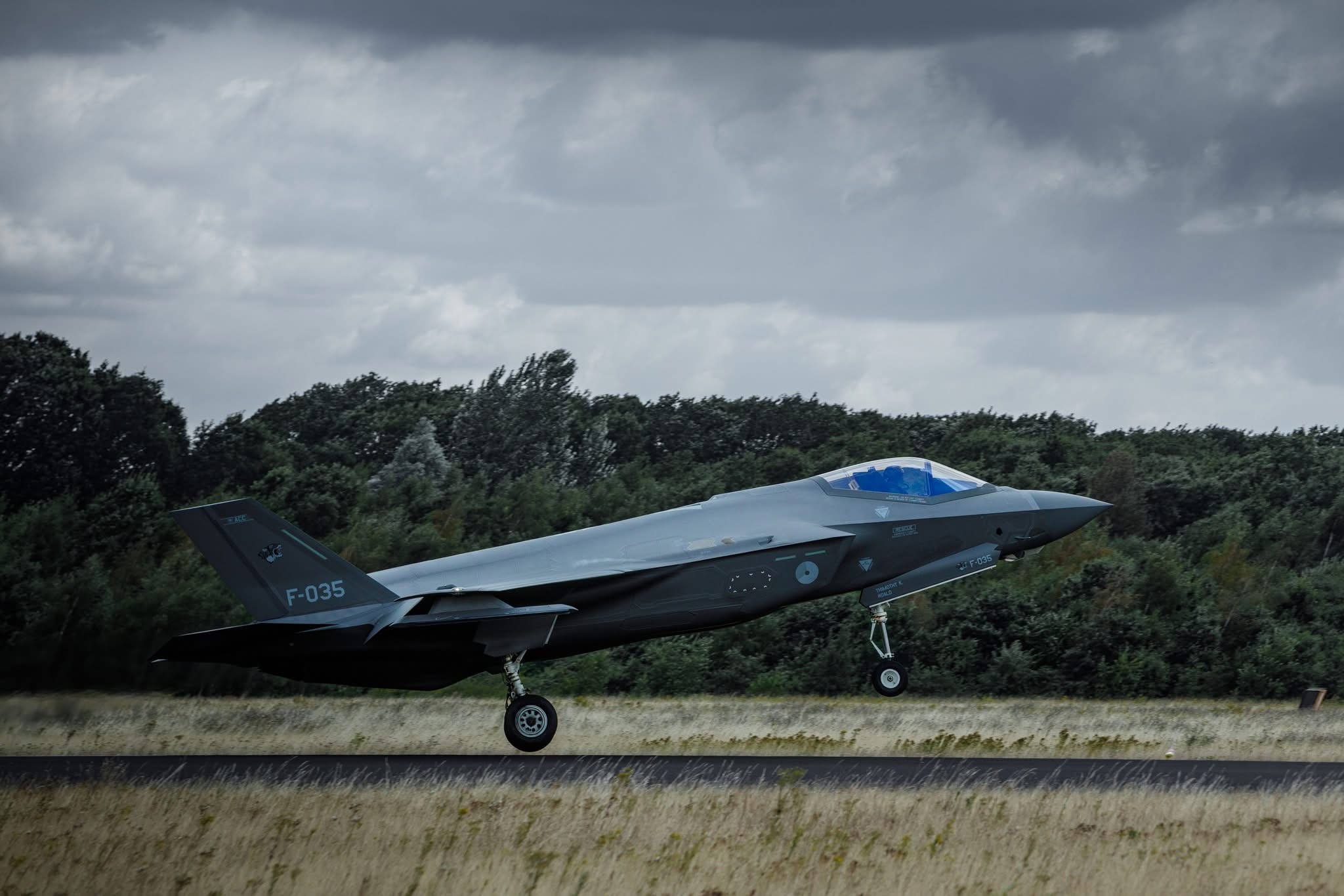荷兰空军（RNLAF）第313“老虎”中队 F35A侧视今日肥电军用飞机信息汇 