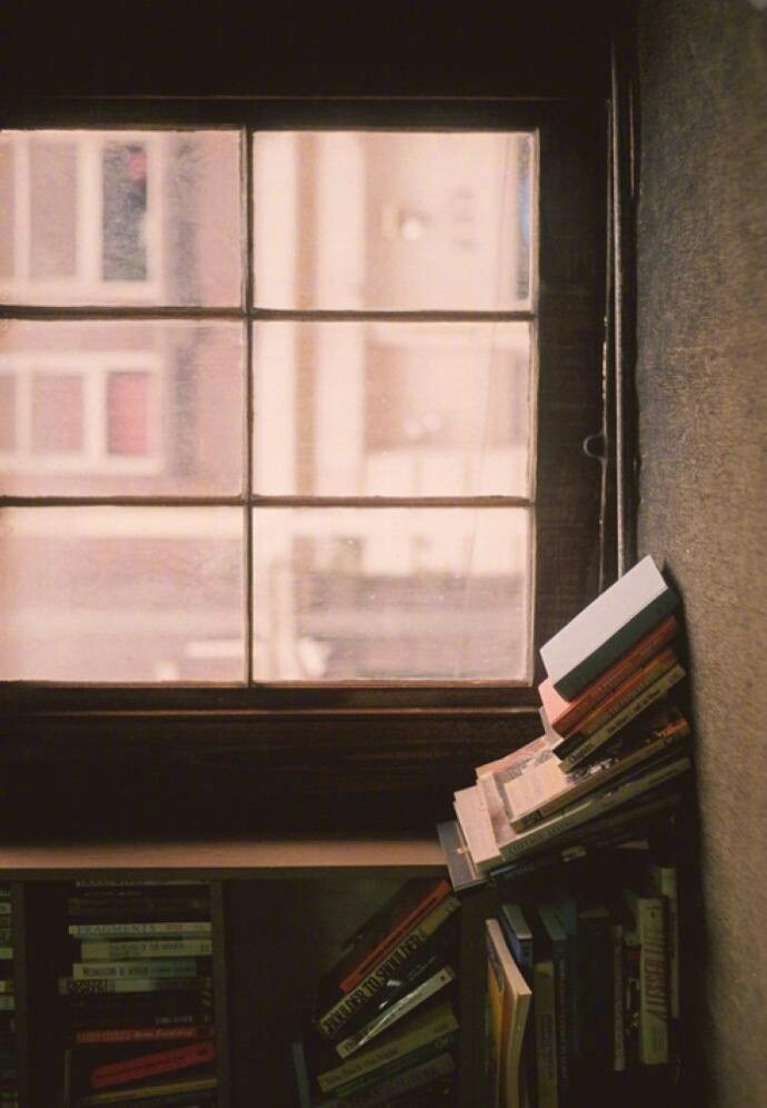 我们最重要的不是去计较真与伪，得与失，名与利，贵与贱，富与贫，而是如何好好地快乐