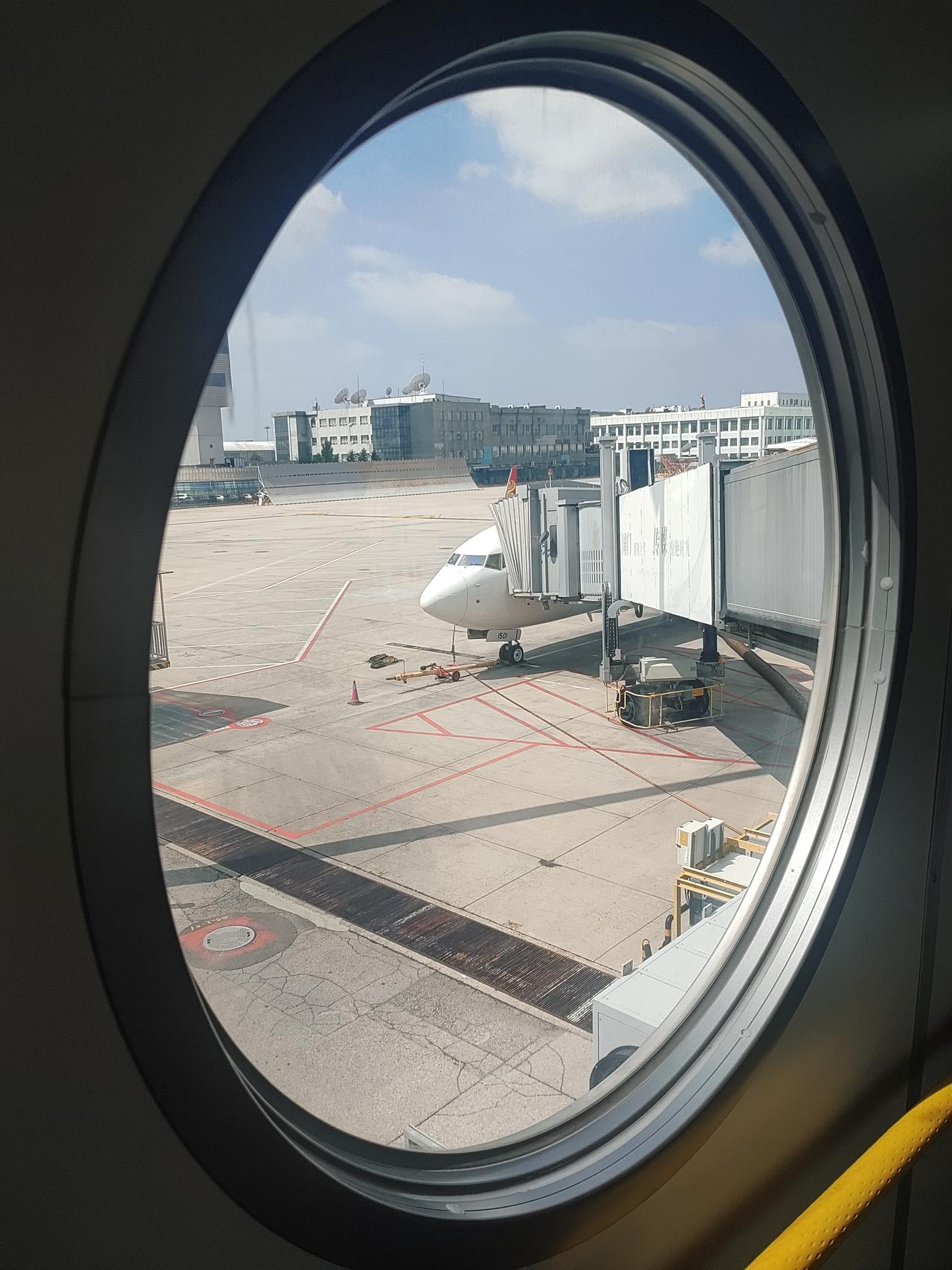 一场说走就走的旅行
昨天决定
今天出发
从北方去南方

应该比较热啊
