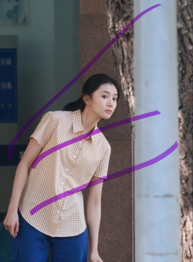 刘浩存《美顺与长生》的首个路透流出，作为这部作品的首份相关路透，它展现出刘浩存在