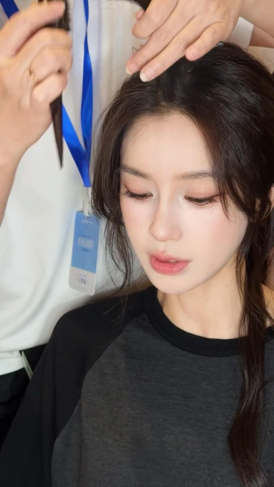 angelababy abangelababy “我不敢想象没人撑腰的你受了多少