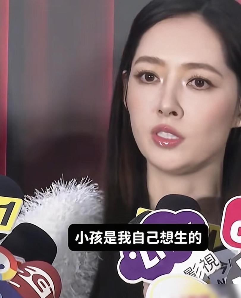 别再瞎脑补郭碧婷的豪门苦日子了。
她哪是什么阳明山千金，就是新北三重豆浆店老板