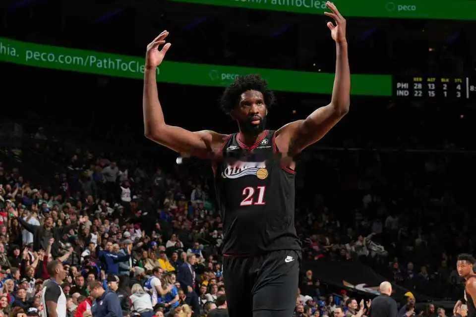 恩比德39+9赛季最强76人力克步行者 乔治23+5+6探花22分 北京时间12