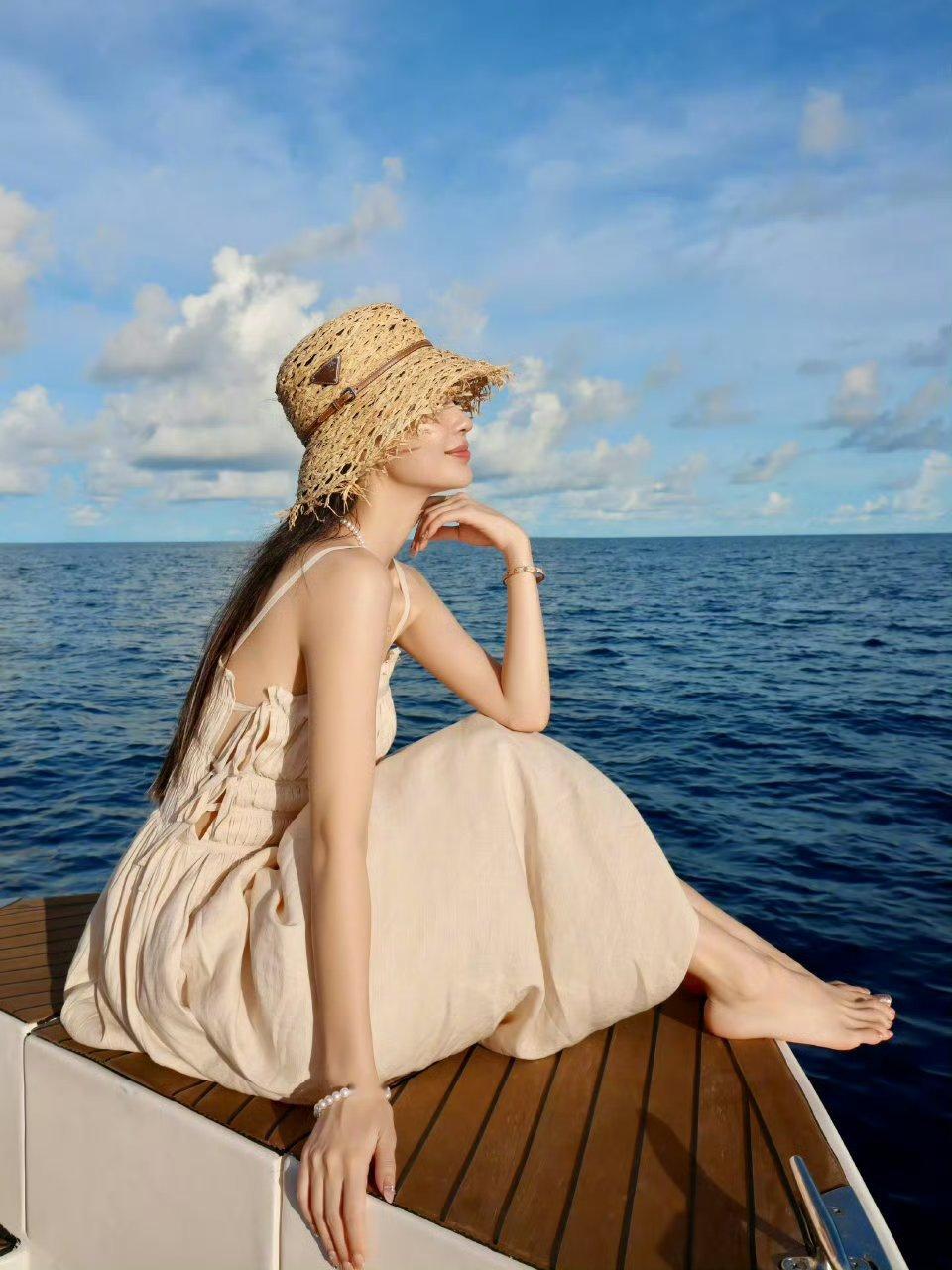 baby带小海绵跟朋友聚餐杨颖～～angelababy