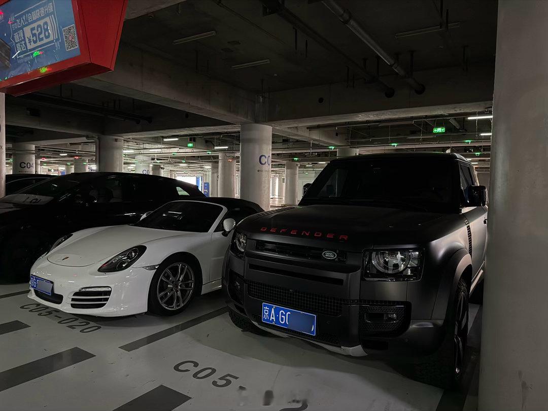 去三亚了，走起～儿砸，先在机场呆一天，爸比明天再来接你～
