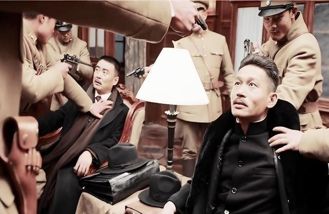 1929 年 1 月， 张学良带着 30 根金条、2 万 银元 前去为 杨宇霆 