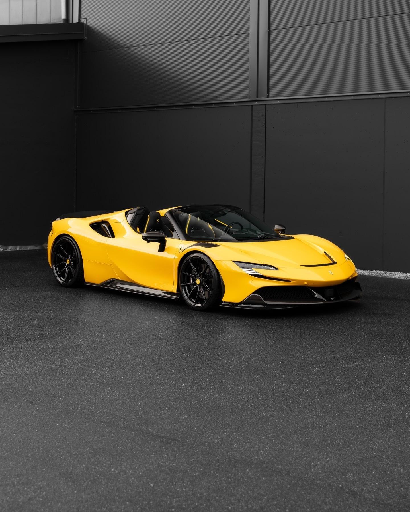 享受下一辆法拉利的视野吧！如果有，🌟您最先想去哪里驾驶呢？🏃♂️法拉利sf9