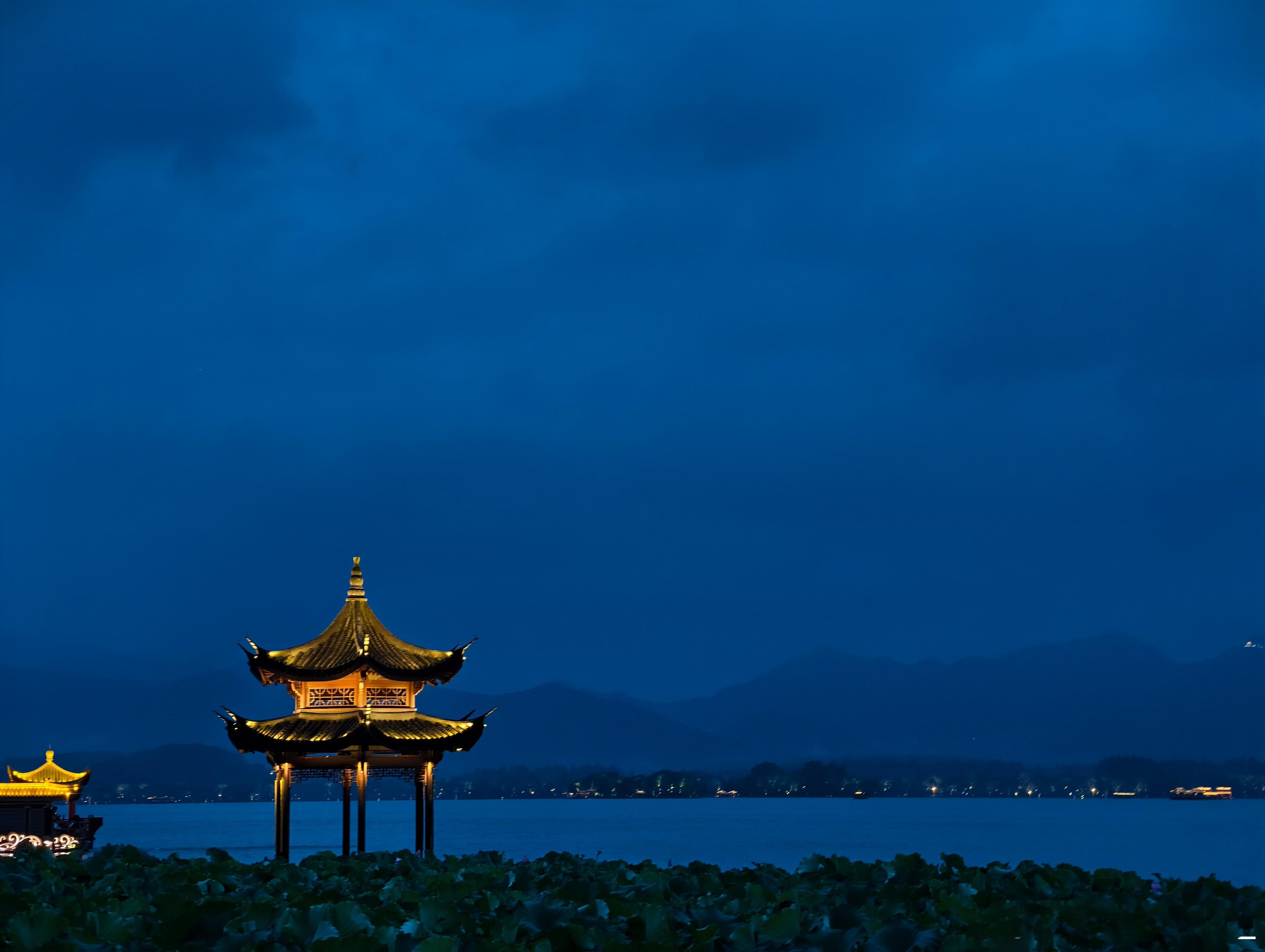现在是 2025 年 7 月 11 日周五 19点 40 分，我在杭州西湖，这已