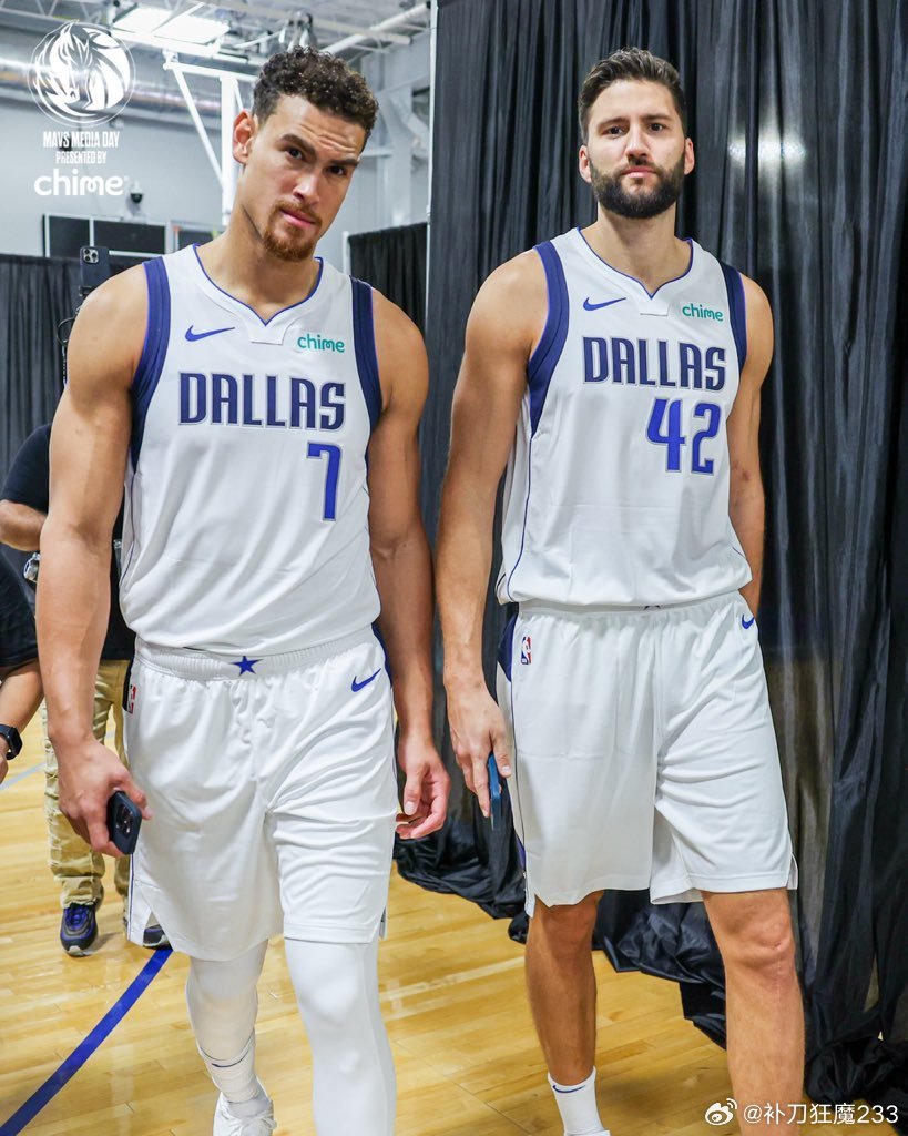 克勒贝尔惨遭唐斯打脸说到打脸，克勒贝尔的好兄弟那可太习以为常了，推特有个账号昵称