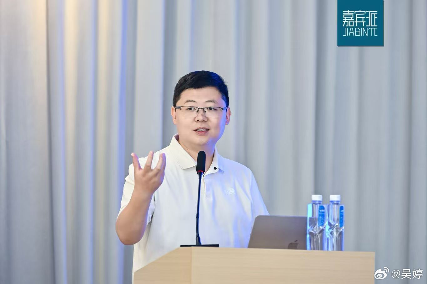 “创新的高峰要高到无穷∞。”这是国仪量子公司墙上的一句话。今天，嘉宾商学的近场案