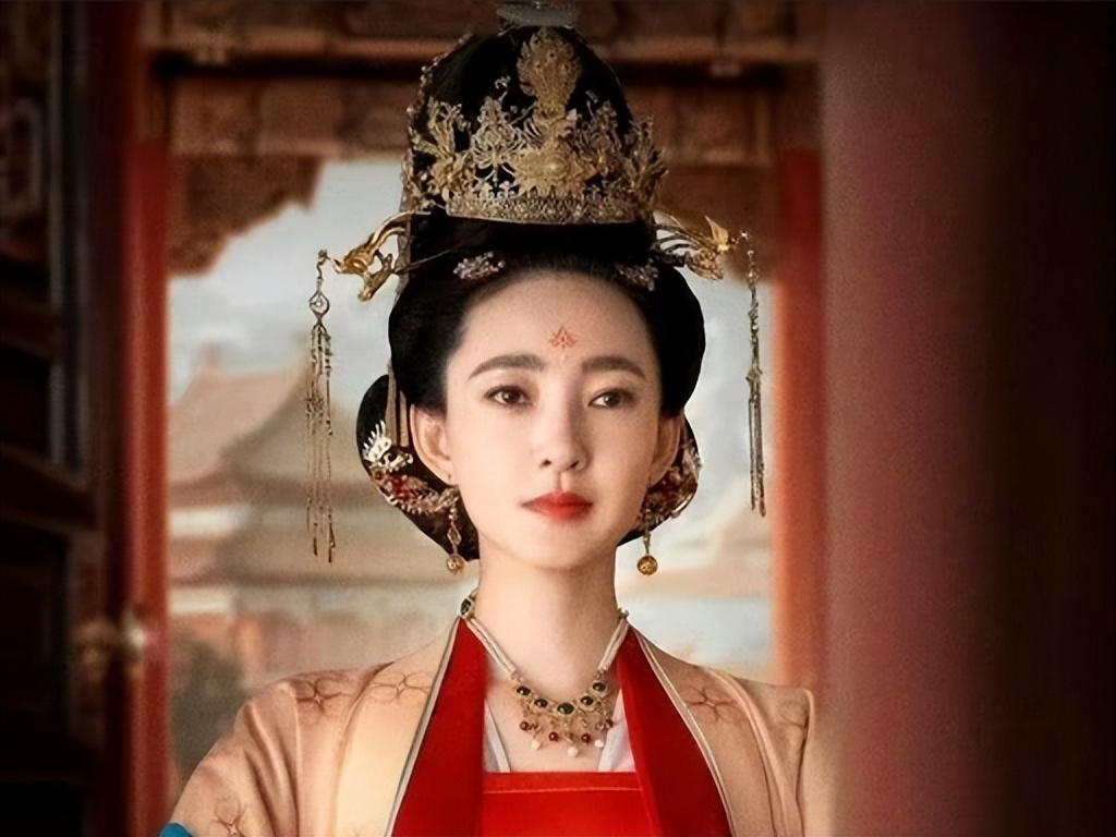 于和伟和王丽坤不可能有事儿，爱打麻将应该是真的。
 
烂不烂情从面相就能看个大概