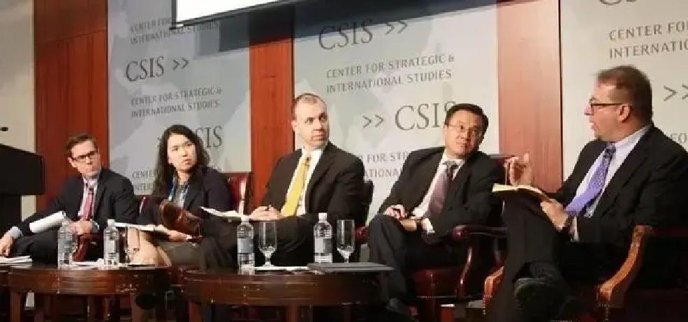 中美这几年针锋相对，但还没到“非打一仗不可”的地步，更多像是在一边较劲，一边又离