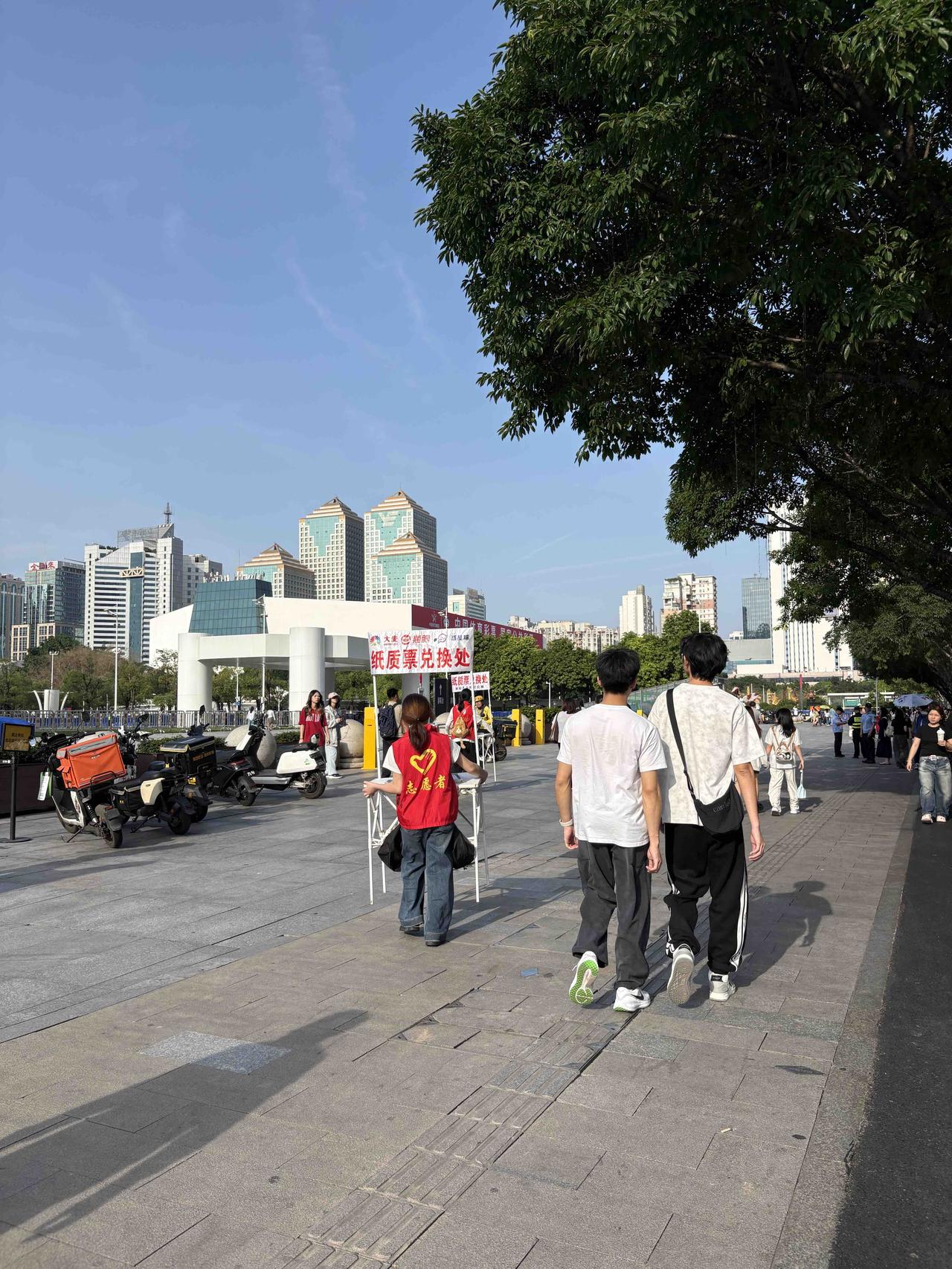 如果孩子喜欢，你会带她去看演唱会吗？

我会的[呲牙][呲牙]4月周深在广州开演