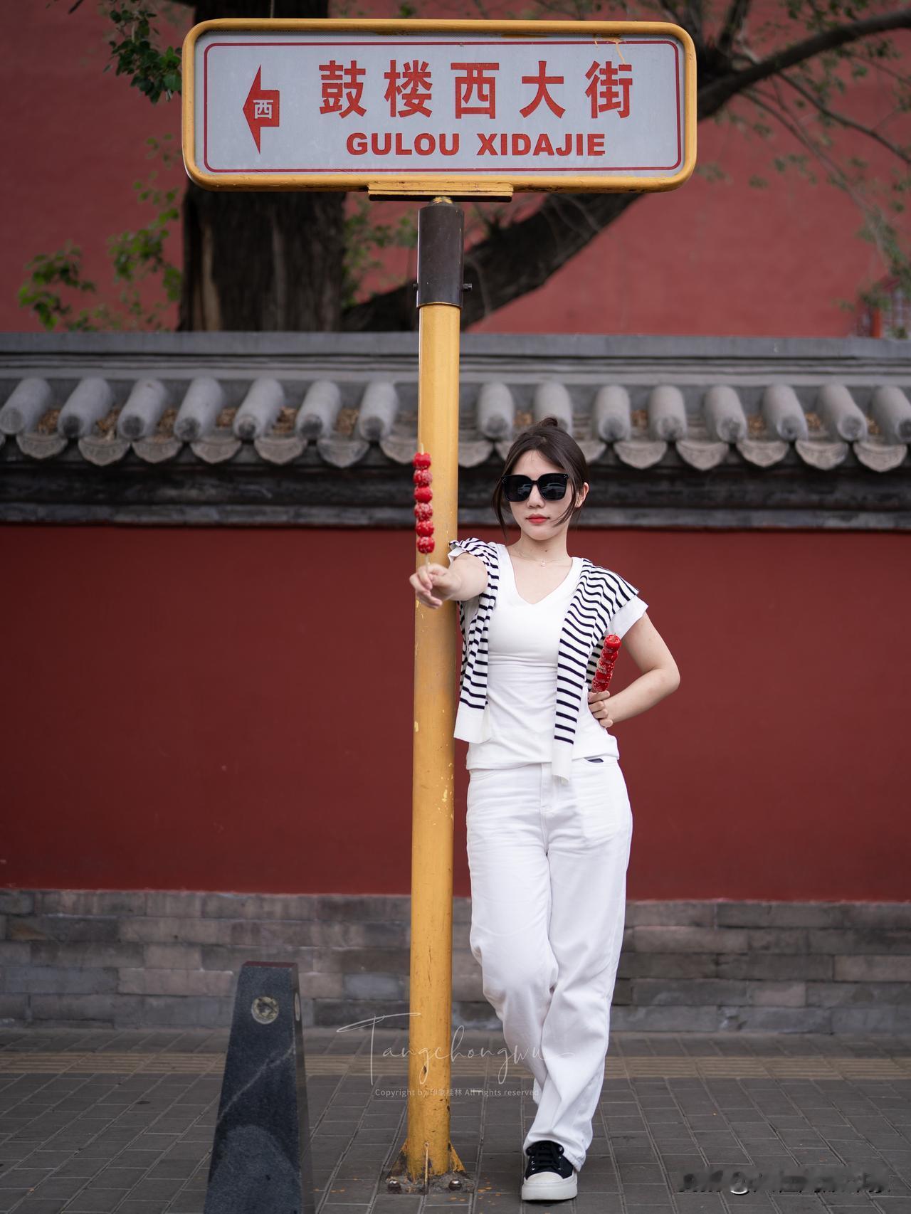 谁也无法拒绝大清早就出门玩，早上人真的很少，怎么玩都很合适，下午人太多了，适合呆