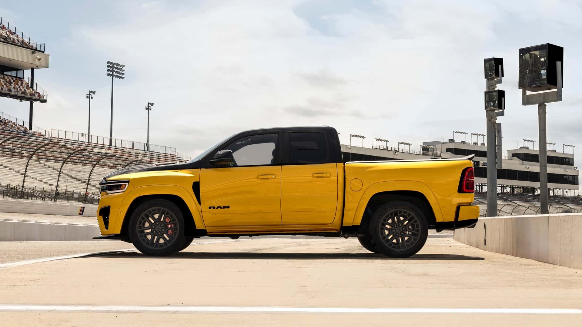 2027 Ram 1500 Rumble Bee SRT 