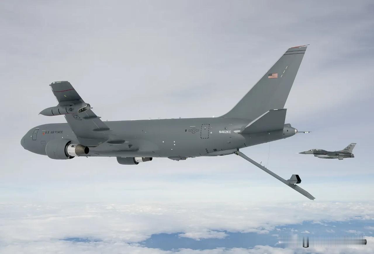 KC-46A加油机出现结构性裂缝，美空军下令全面检查。据环球网援引美国《新闻周刊