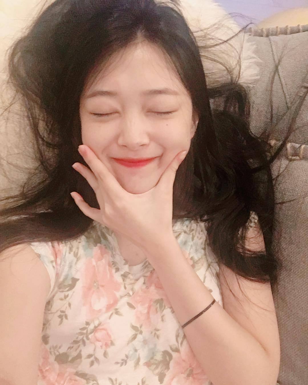 “当我望向天空 发现每一片云都好像你”崔雪莉去世七周年
