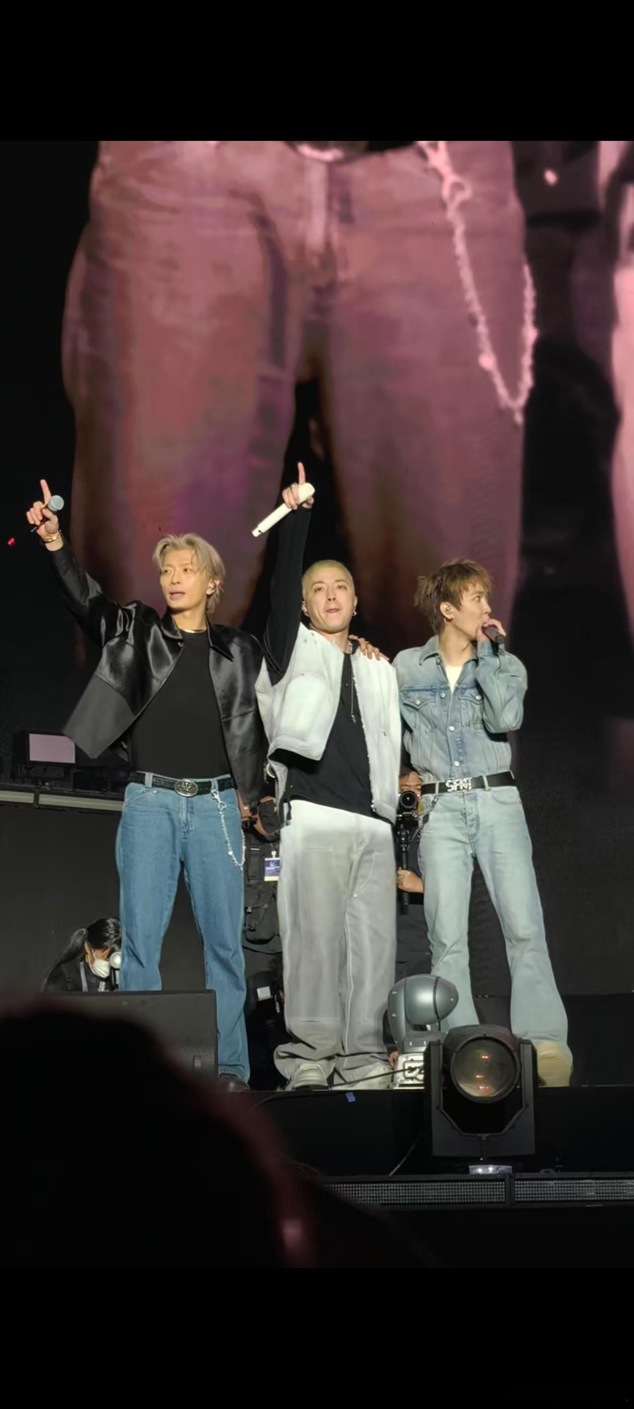 武汉豆满T音乐节合体武汉音乐节哈圈今夜当燃 武汉音乐节的情怀杀太顶了！Jony 