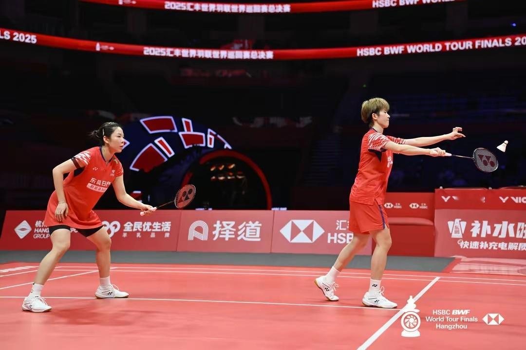 世界羽联年终总决赛 “凤凰”组合提前出线 李诗沣遭遇两连败羽毛球体育明星 12月
