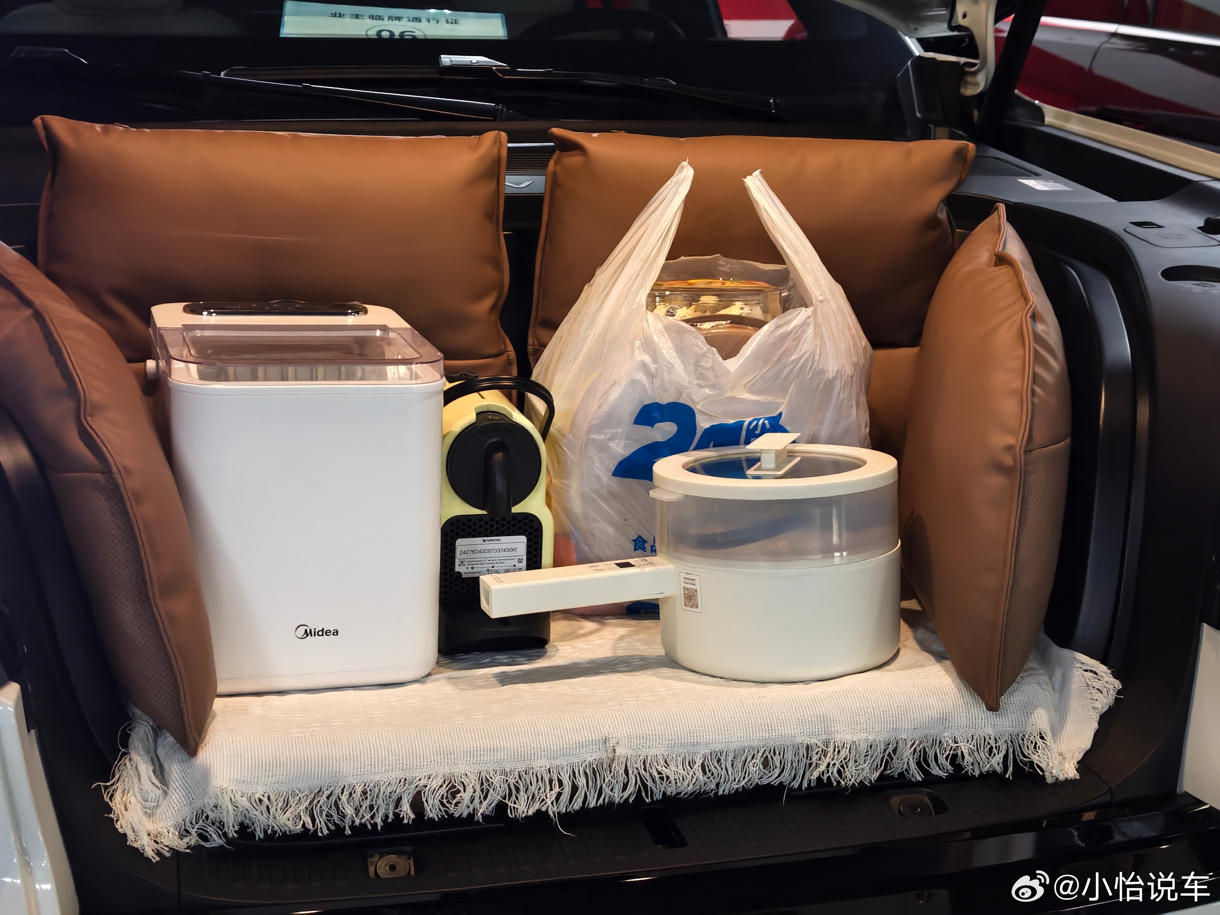 今天打算开乐道 L80 去露营啦！你看看多能装，前备箱装了刚买的水果食材，还有制