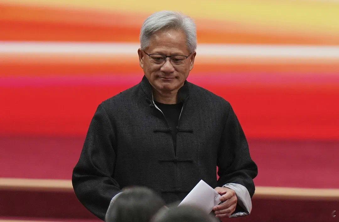 唐装虽然穿在身，我芯依然是美国芯 ​​​