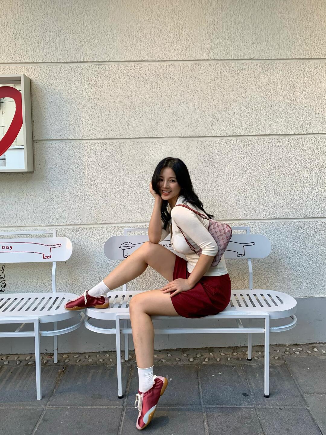 Street Chic ｜Red shoes