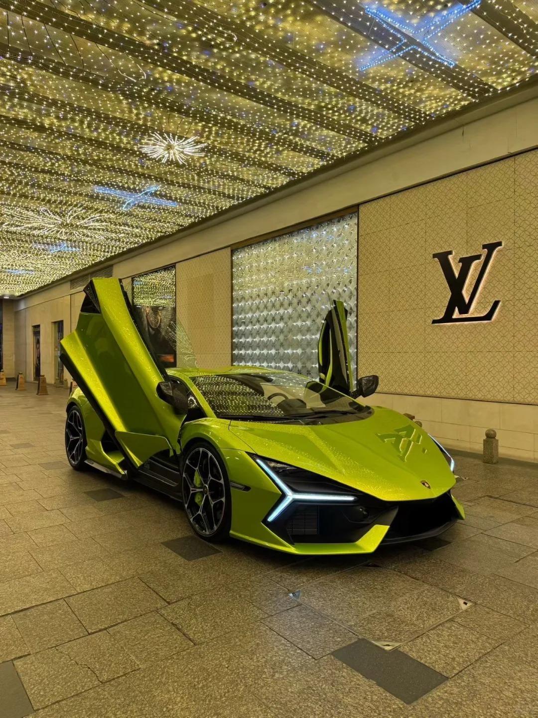 好帅的牛，跟LV也很配绝美车片