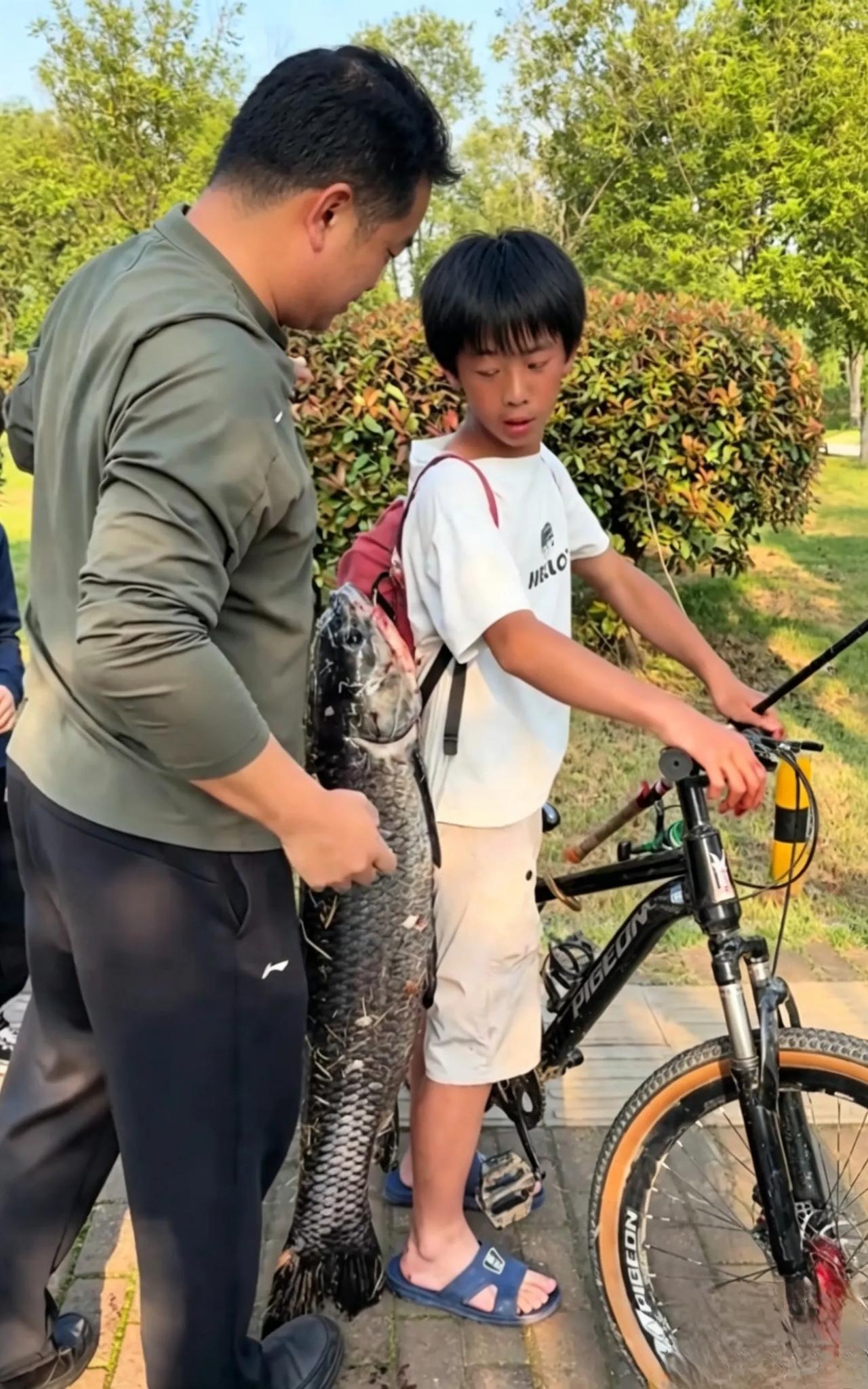 真正有出息的孩子，从小就不一样
 别让过度溺爱，废掉孩子最基本的生存力。
 刷到