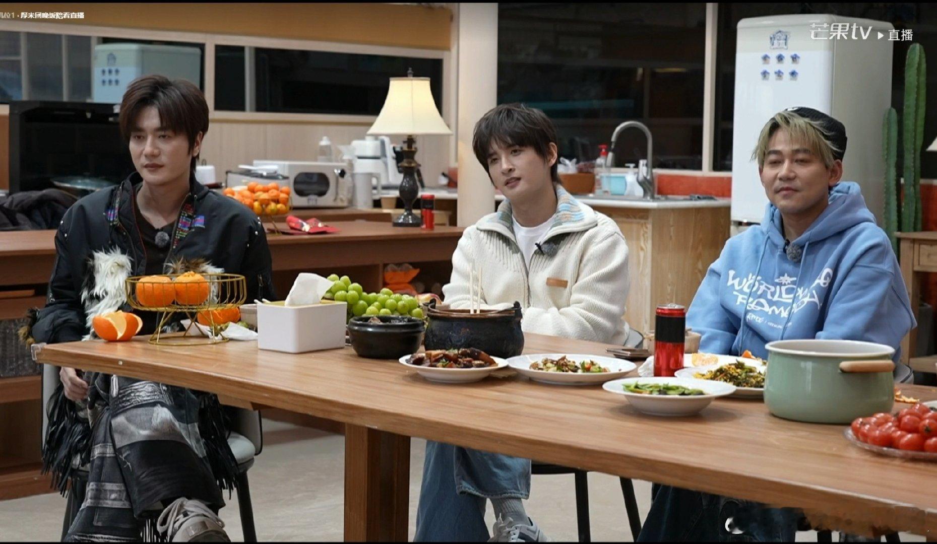 苏醒 爱你老己没毛病 快乐老友记 醒猫猫的引导力绝了！看到自己的打歌画面，立马和