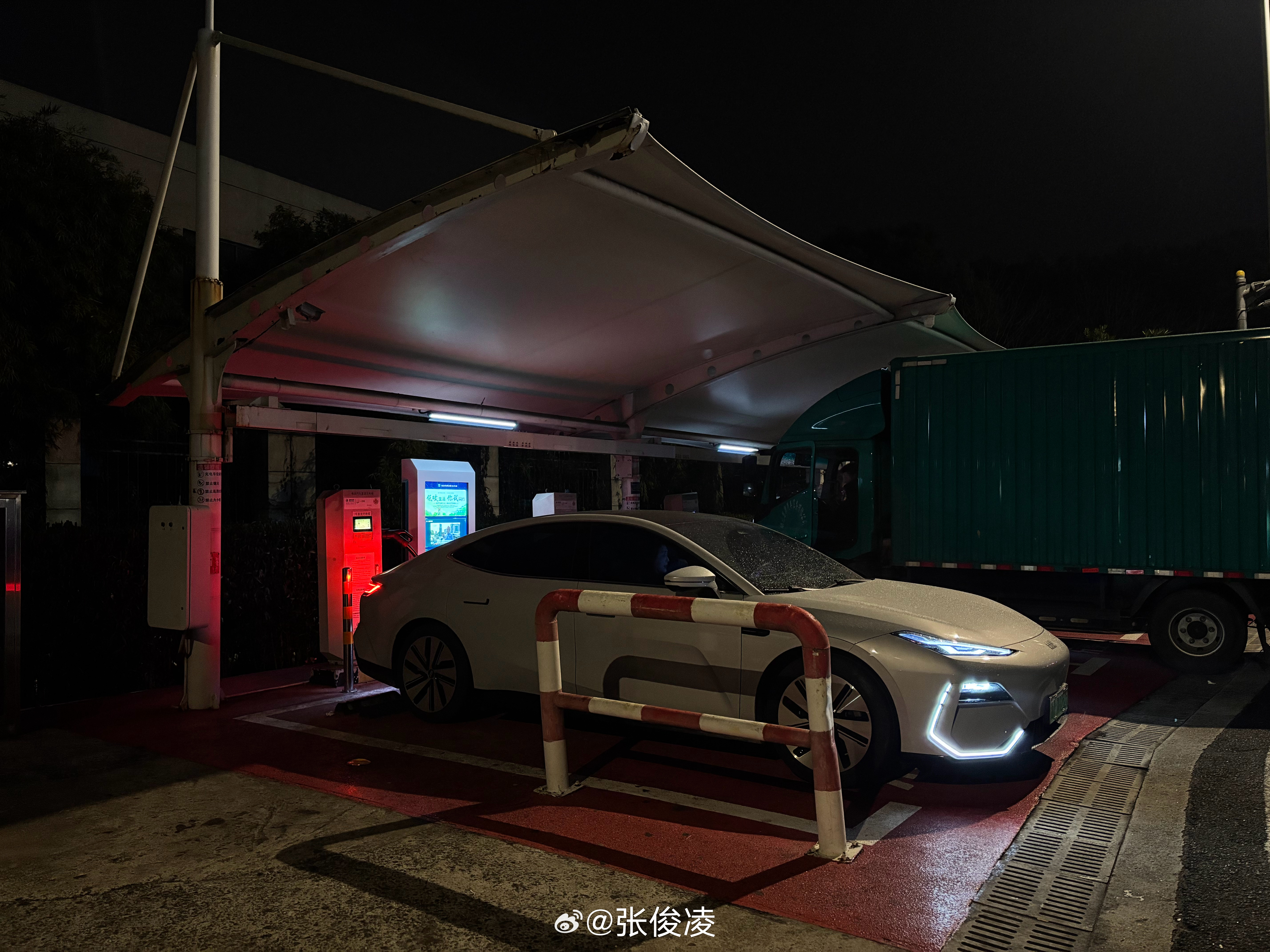 其实这种奔袭的生活，SUV可能更适合我 